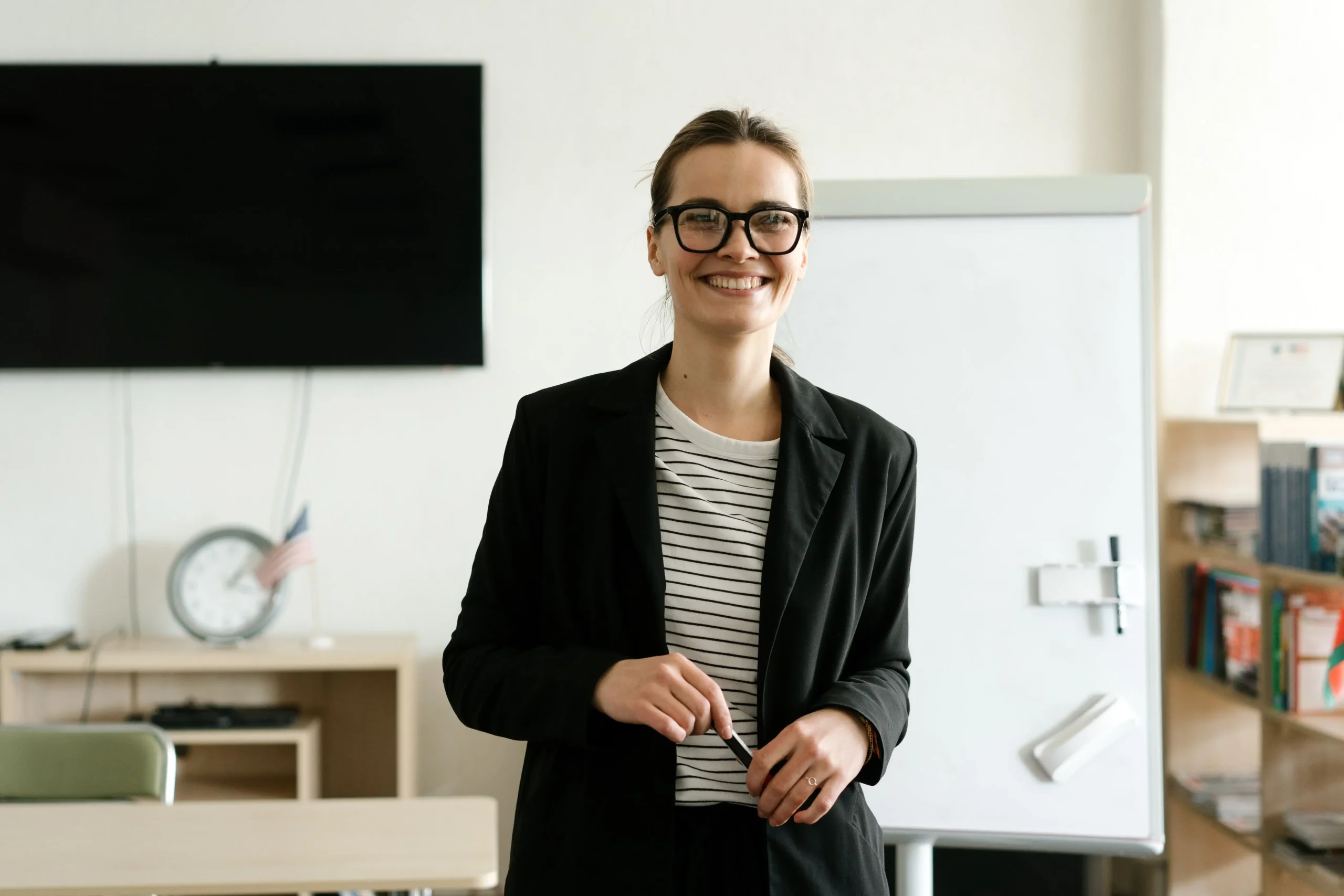 Comment structurer un support pédagogique pour mieux accompagner vos clients ? - pexels-mikhail-nilov-6980993 - Business Ereputation - Non classifié(e)